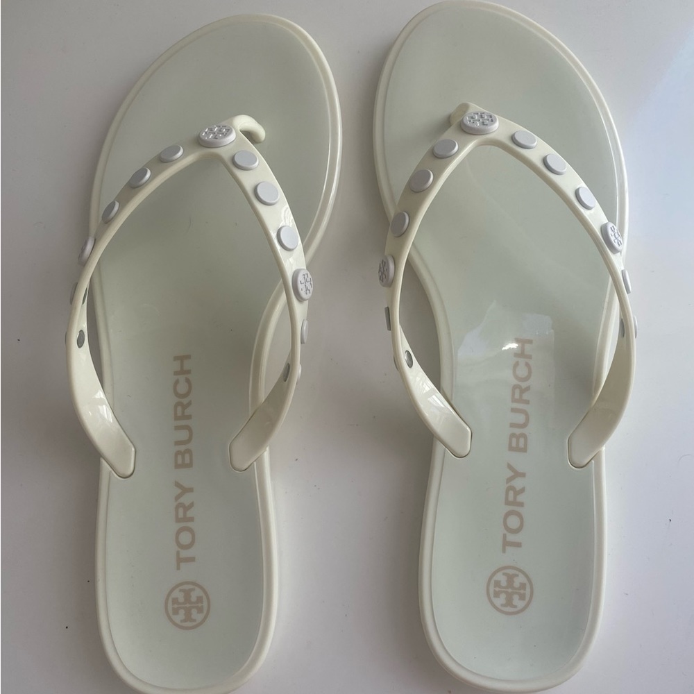 Tory Burch ivory jelly flip flop. Size 7. NWT.